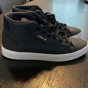 Adidas Sleek Midcore Black Crystal White women size 9.5